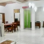 Sewa Rumah 4 Kamar Tidur