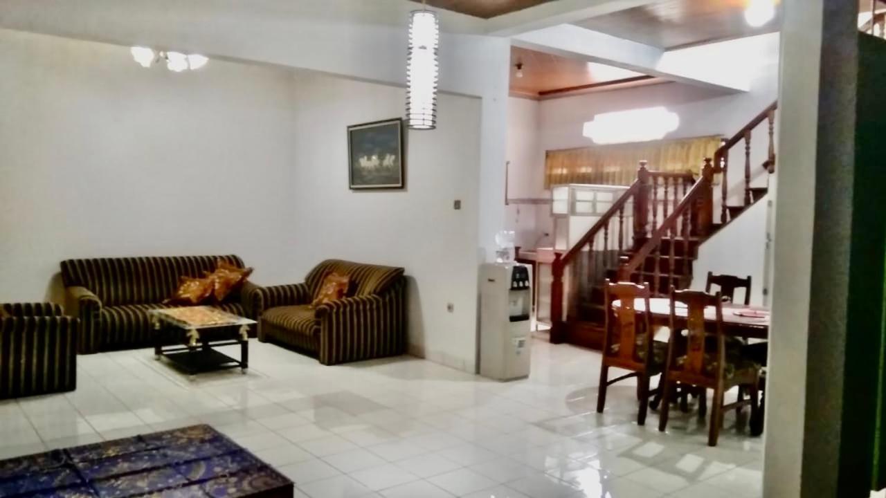 Villa 4 Kamar Tidur *